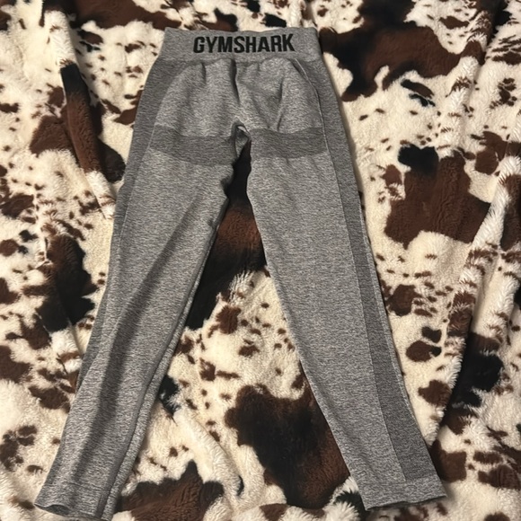 Gym shark leggings size medium color grey - Picture 2 of 2